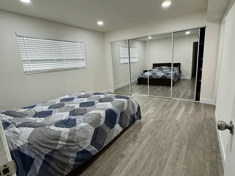 412 Burchett St #18 — Photo 5