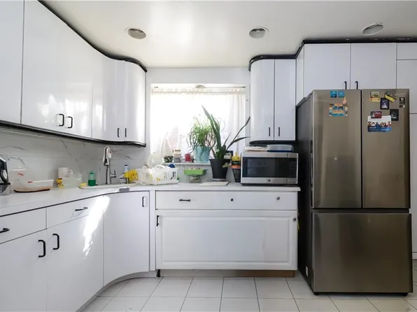 923 East 85th Street image 20 of 21