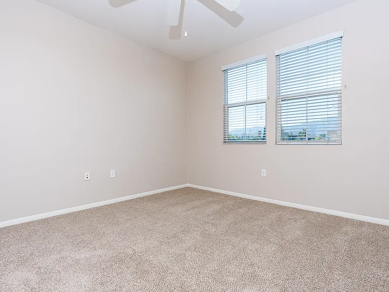 College Park Apartments — Photo 38