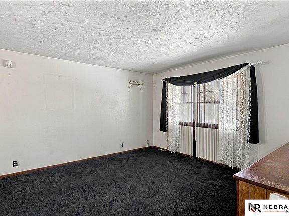 5th image of 4739 Laurel Ave