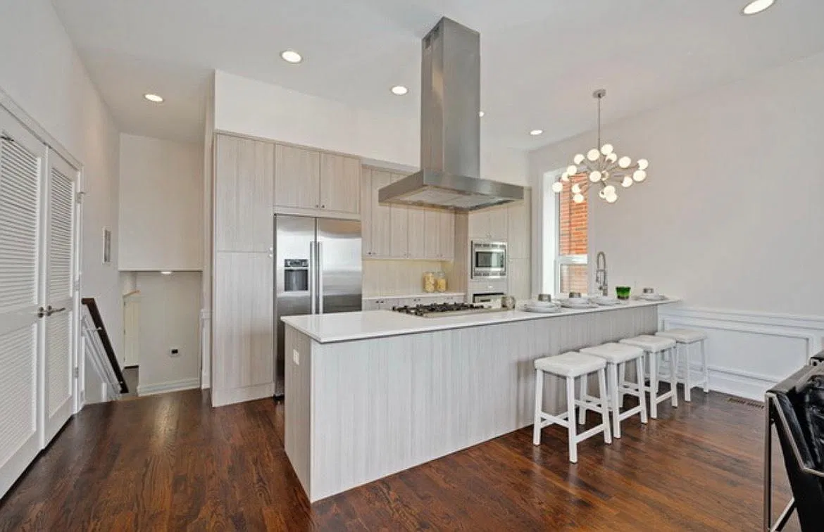 2 bed, 1200 sqft, $3,000 — Photo 2