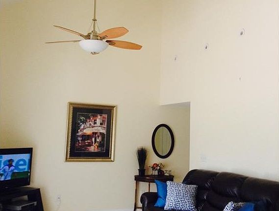 3rd image of 1915 Westminster Cir #5