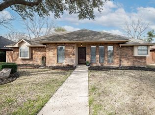 2029 Espinosa Dr, Carrollton, TX 75010