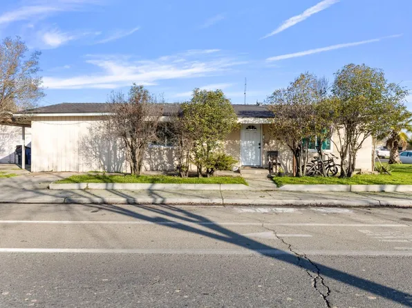 1009 E Cleveland Ave, Madera, CA 93638