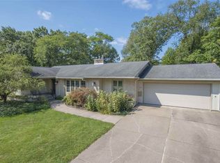 1206 Coffelt Ave, Bettendorf, IA