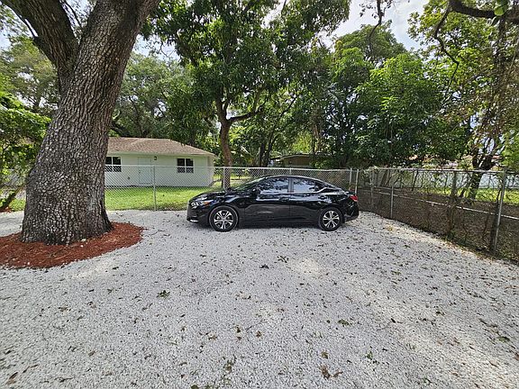 2nd image of 3031 NW 15th St #3033-A