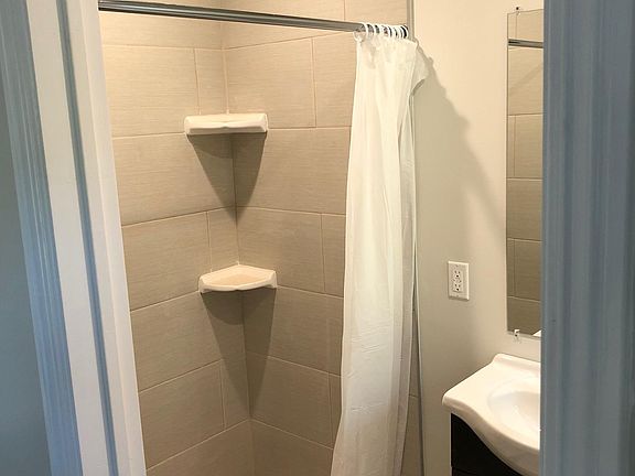 4th image of 404 W Alameda Ave #2