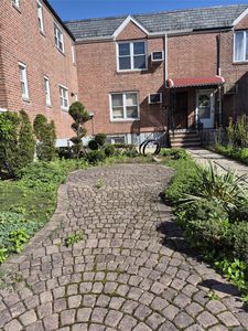 2031 21st Street, Long Island City, NY, 11105
