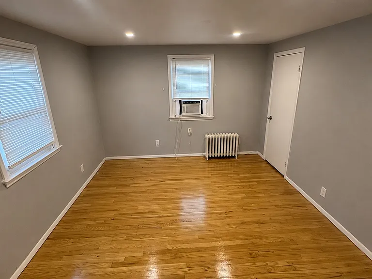 811 Pleasantview Ter #2 — Photo 4