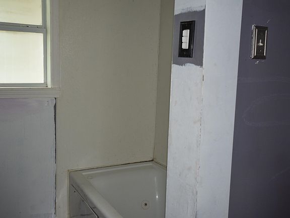 4th image of 2452 12th St