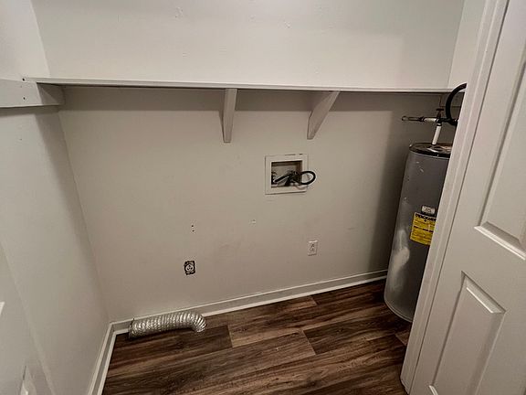 4th image of 104 Suzanne Cir #A