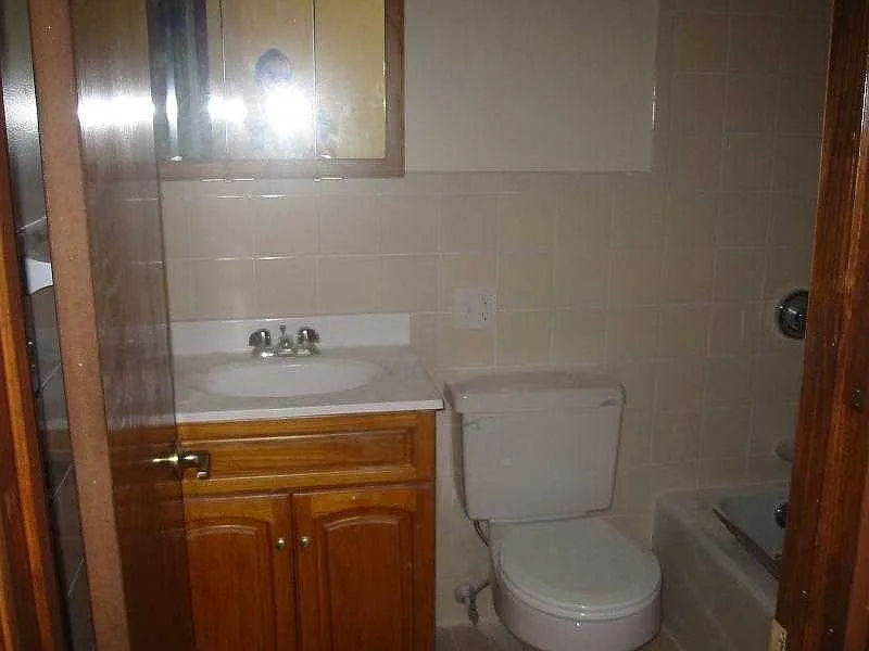 4 bed, $4,200 — Photo 2