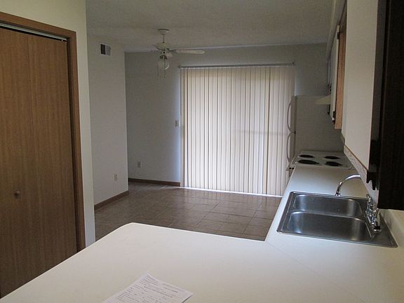 Kitchen Eating Area