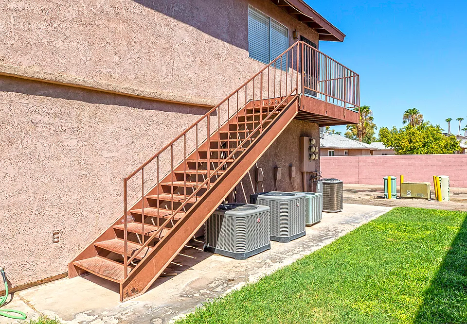 1236 W 20th Pl