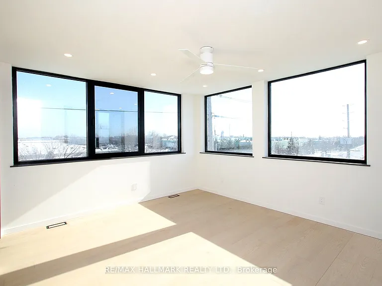 2 Owen Dr — Photo 19