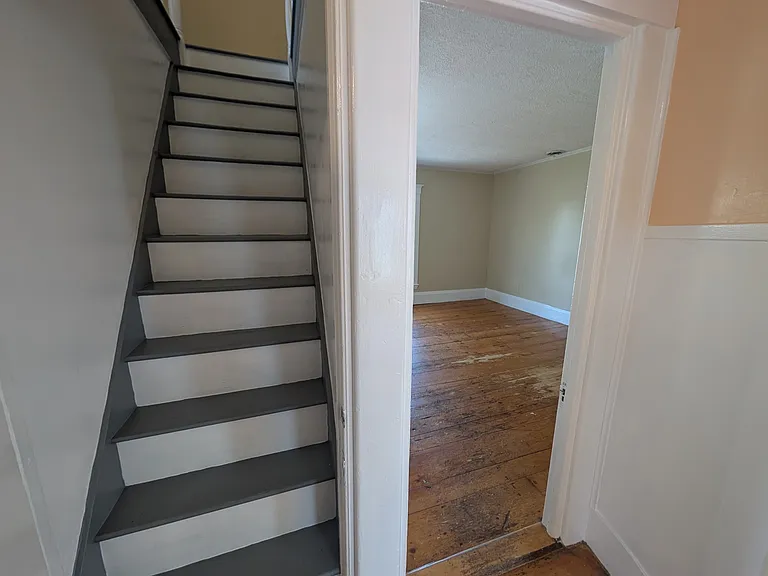 Brunswick Ave — Photo 19