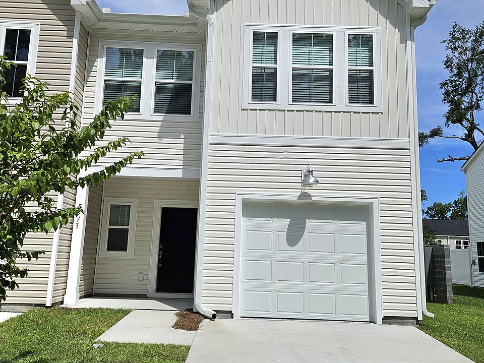 One Car garage with remote control