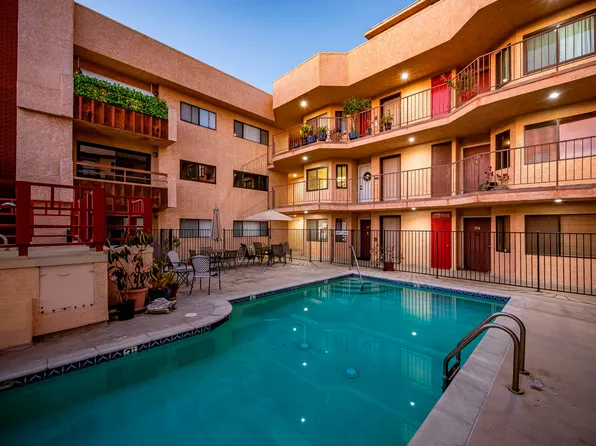 8710 Independence Ave APT 106, Canoga Park, CA 91304