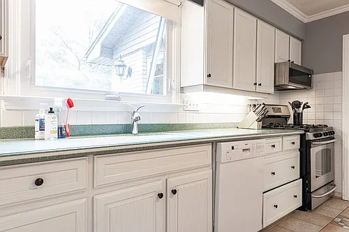 8 Meridene Cres E Photo 1
