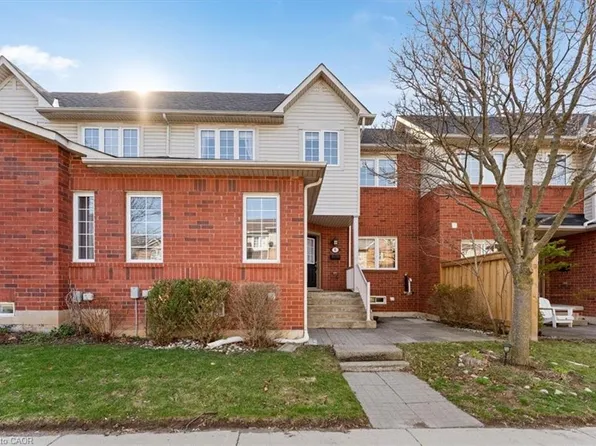 100 Beddoe Dr #6, Hamilton, ON L8P 4Z2