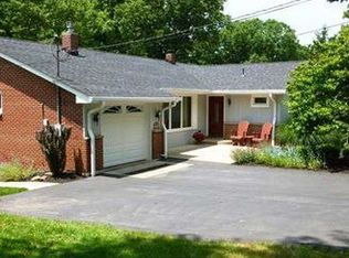 116 Dogwood Dr, Beaver Falls, PA 15010