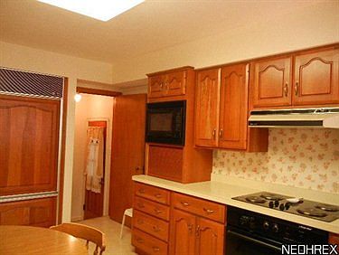 4th image of 1821 E 227th St