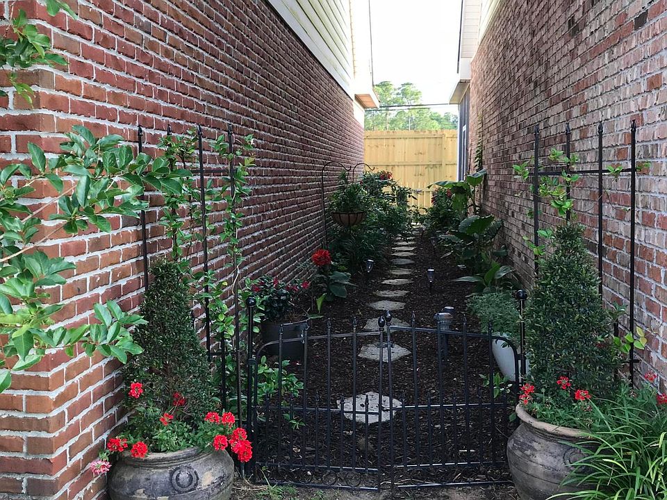 2nd image of 1805 Geerkin St APT 17