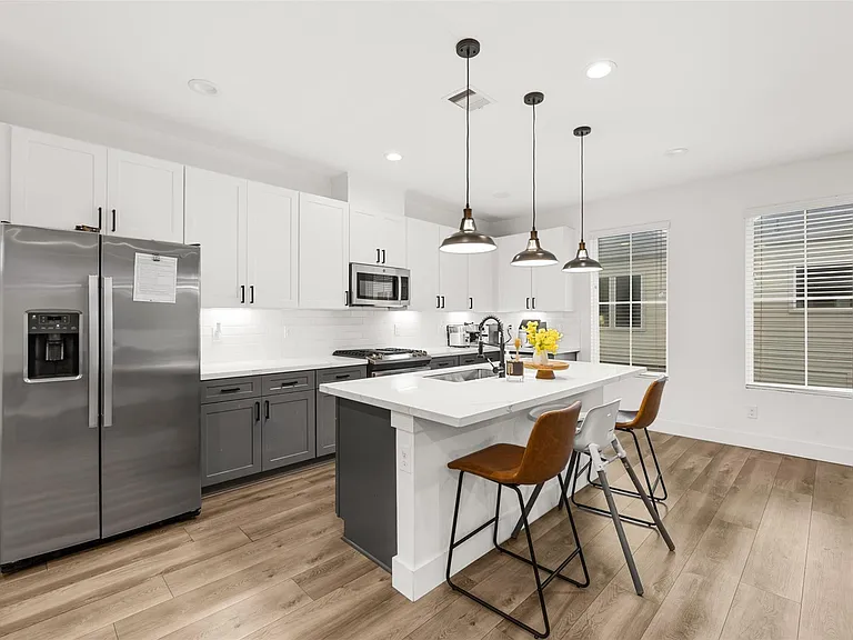 2056 Johanna Dr #D — Photo 9