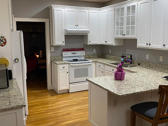 5th image of 2107 Clarke Pointe Dr