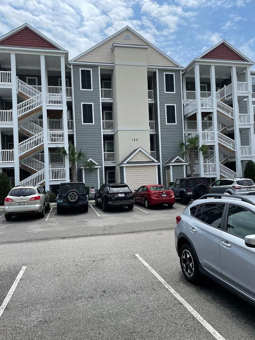 2 bed, 1300 sqft, $2,000 — Photo 3