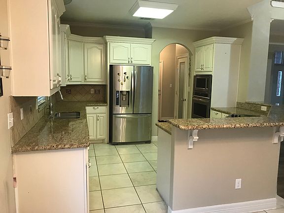 5th image of 630 Winchester Dr