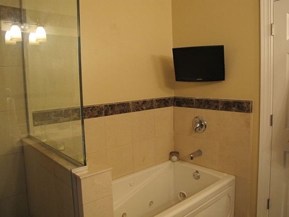 4th image of 2736 W Belmont Ave Unit 3