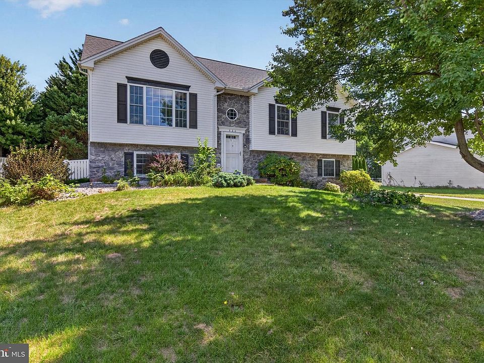 1st image of 520 Hamilton Dr