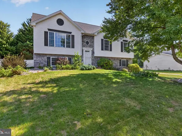 520 Hamilton Dr, Middletown, PA 17057
