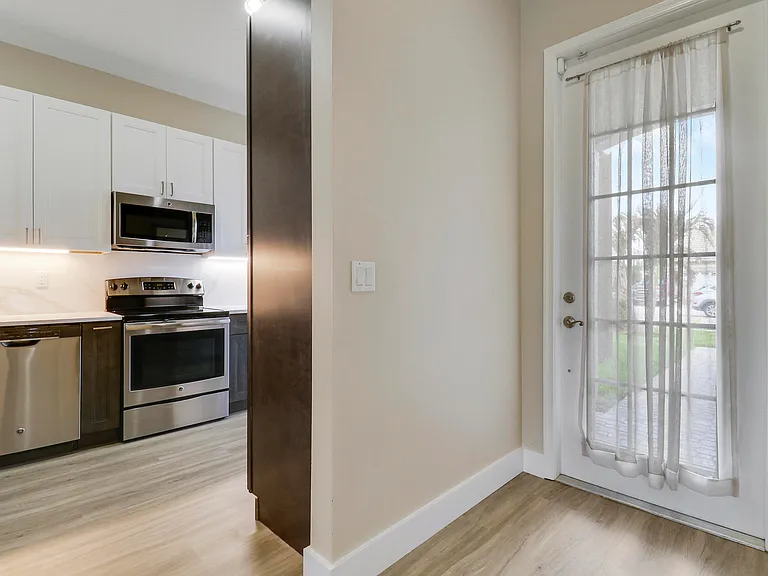 726 SW Aruba Bay — Photo 6