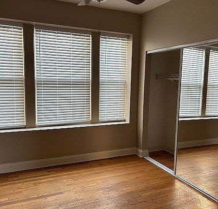 3rd image of 4716 N Sawyer Ave APT 1R