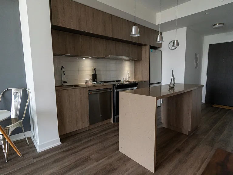 35 Greenfield Ave — Photo 13