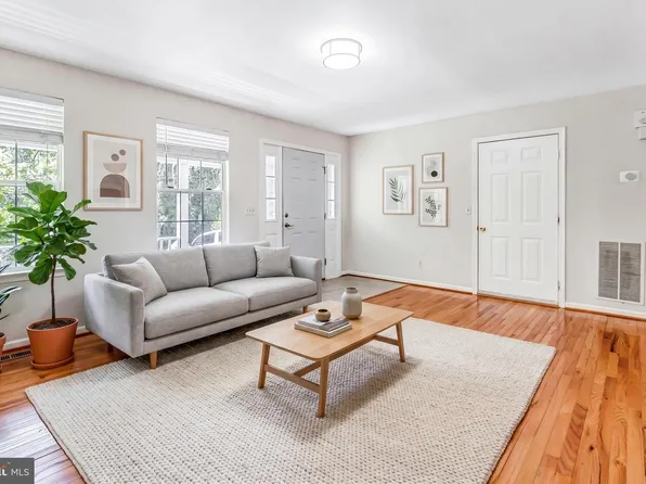 50 Robinson Landing Rd, Severna Park, MD 21146