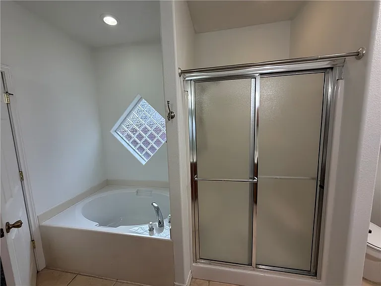 6230 Queen Jane St — Photo 23