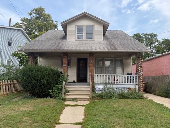 6917 14th AVENUE, Kenosha, WI 53143