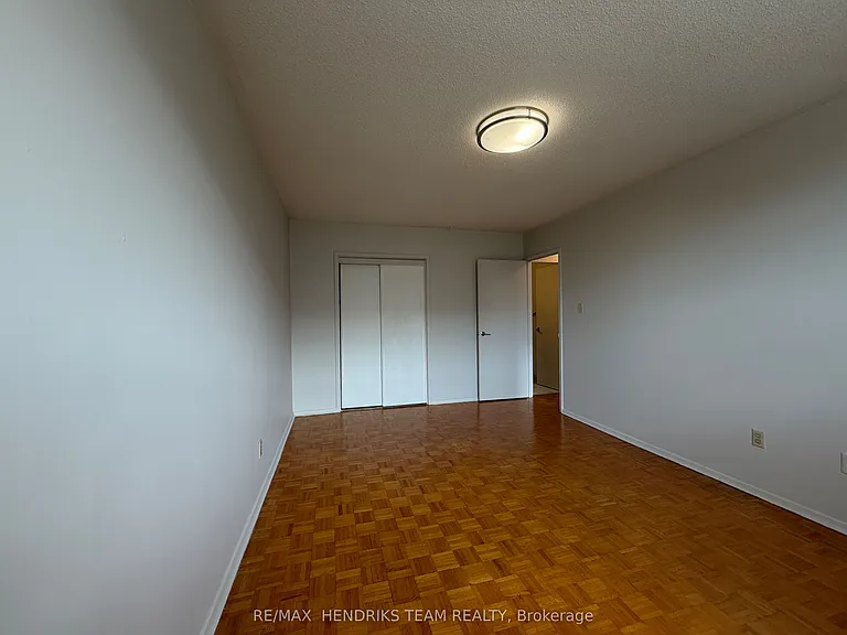 49 Leaside Dr #303 — Photo 11