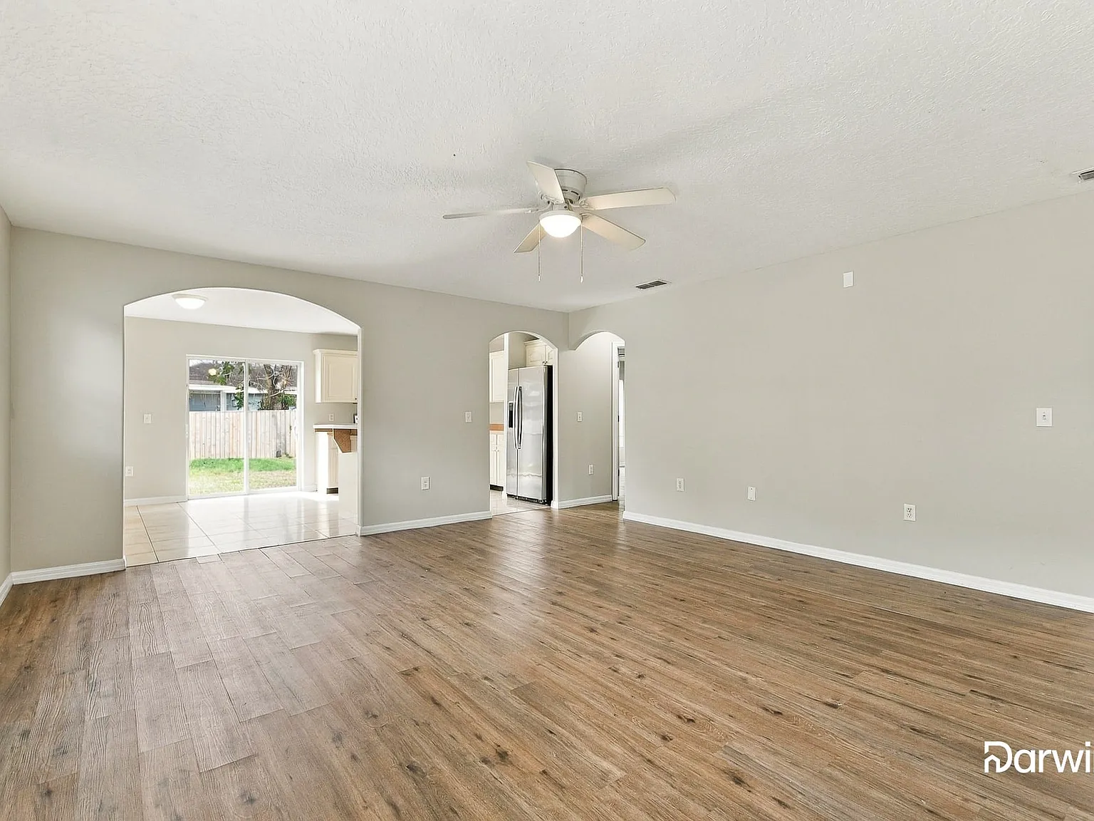 3 bed, 2.0 bath, 1342 sqft, $2,545 — Photo 3