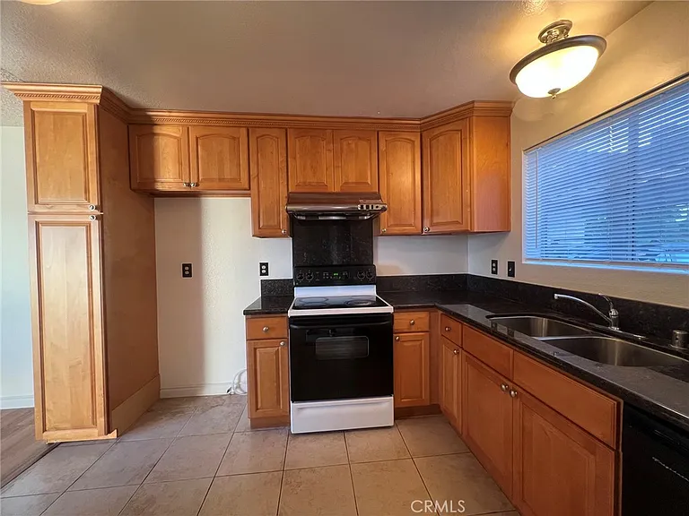 238 Hillcrest Dr — Photo 10