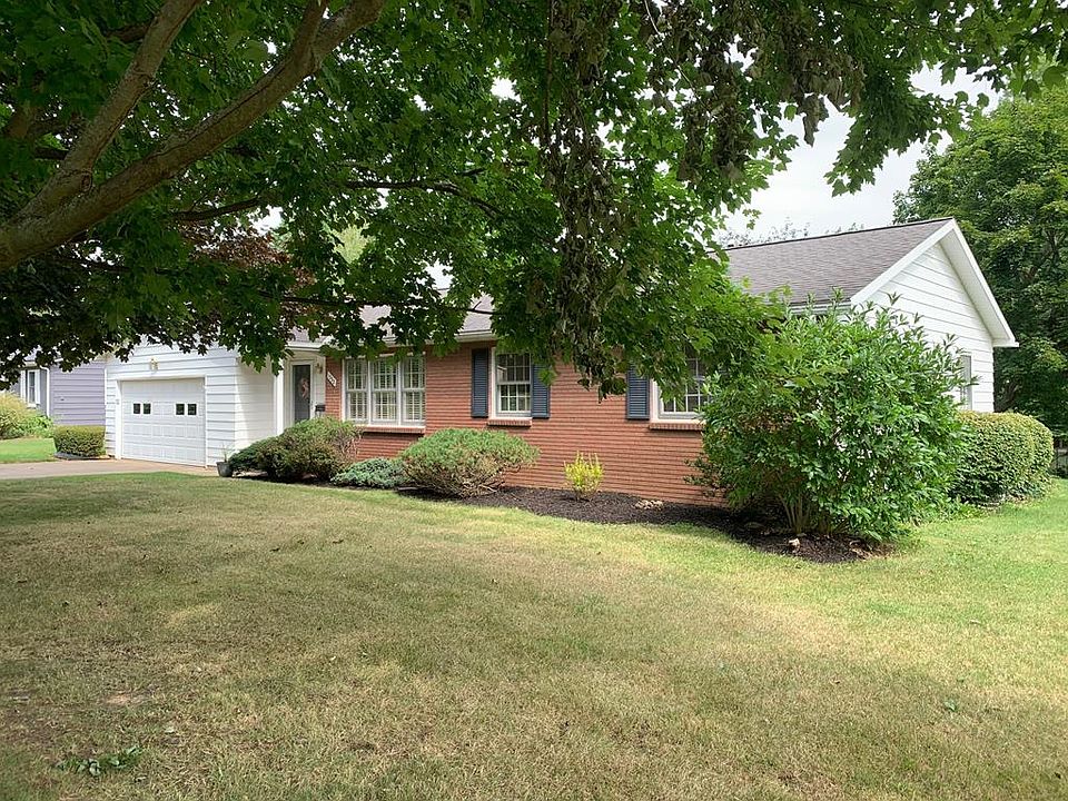 1st image of 1332 Center Lane Dr