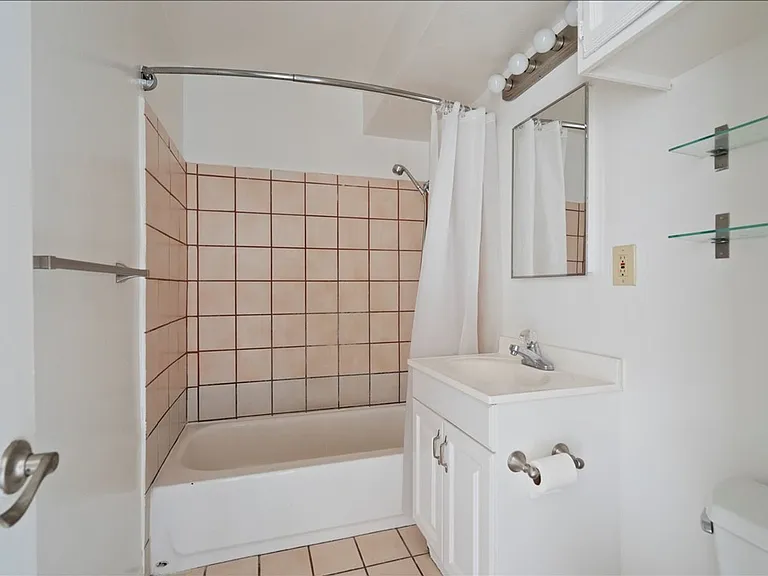 3819 Stockbridge Ave — Photo 6