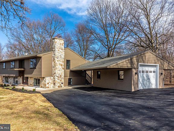 4th image of 49 Galicia Dr