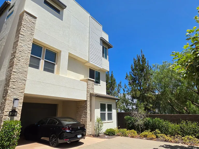 16208 Camden Cir — Photo 56