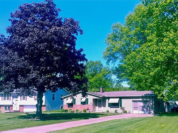 3rd image of 1678 Lancaster Dr