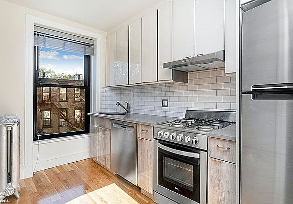 4th image of 496 9th St #3