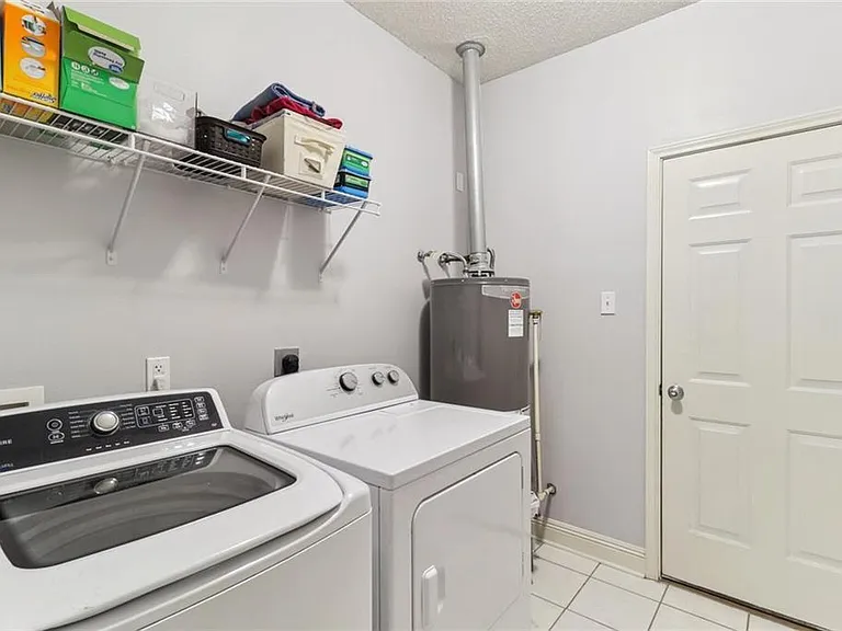 329 E Silvermaple Dr — Photo 8
